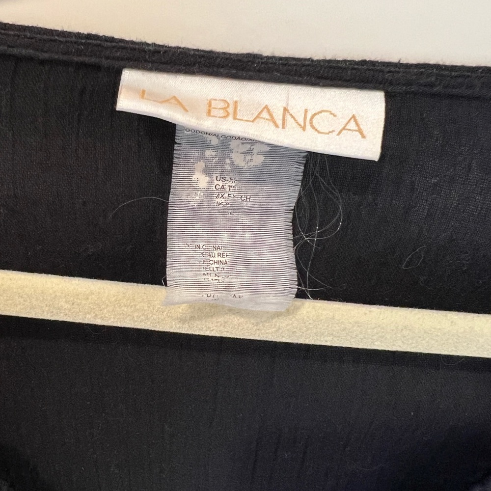 LA BLANCA Island Fare V-Neck Tunic - Picture 2 of 3